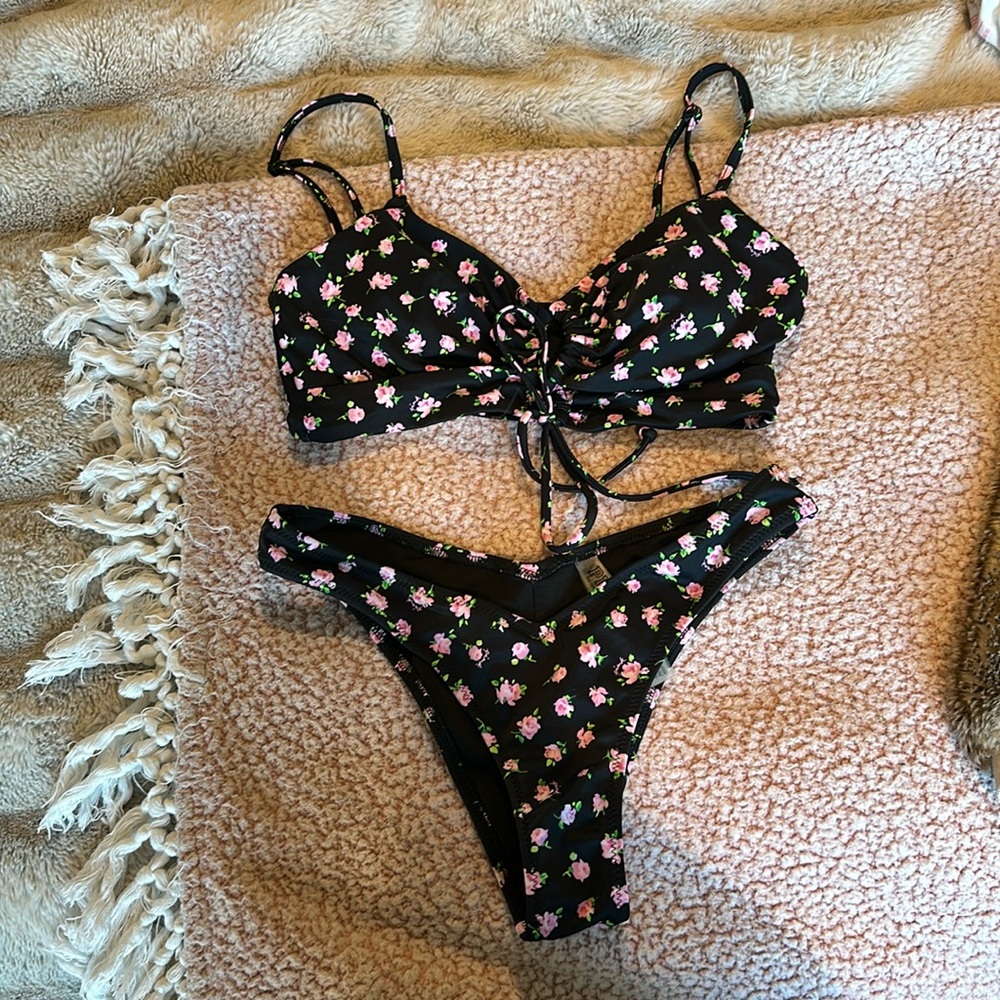 New floral print Victoria's Secret bikini